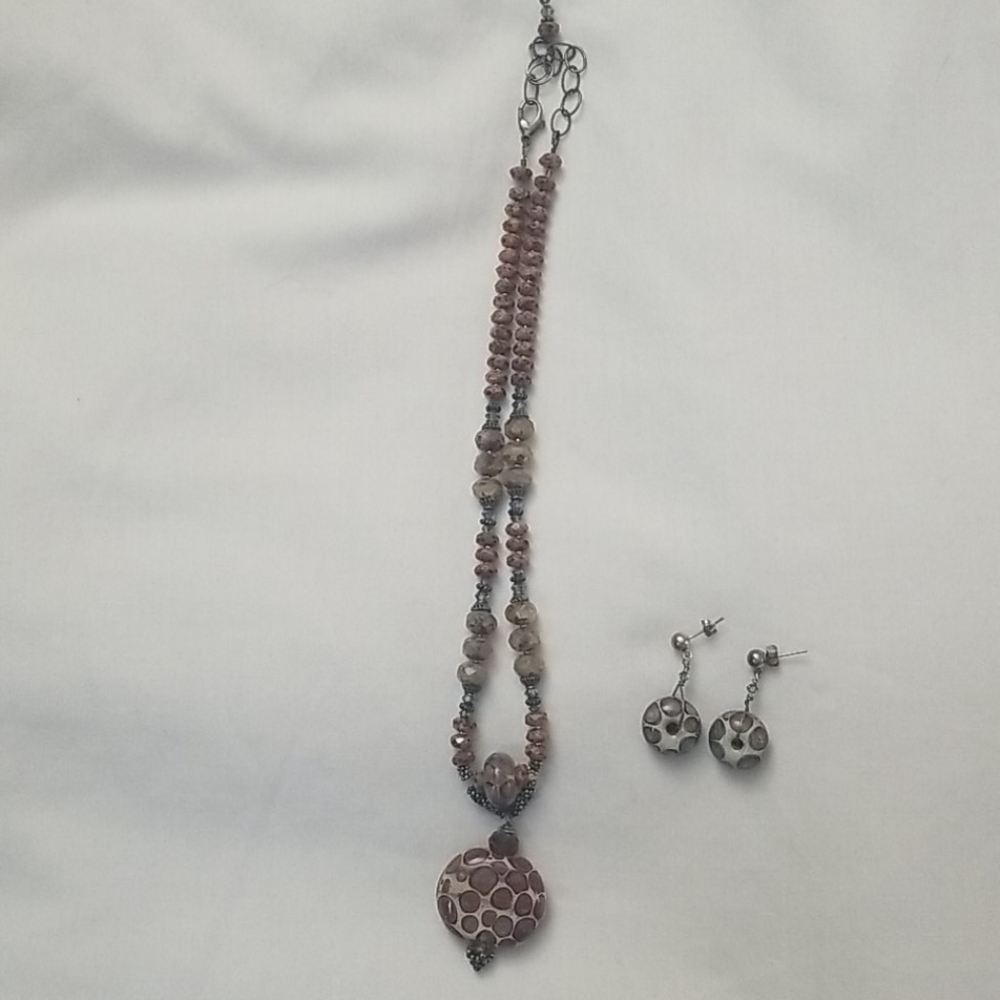 Necklace and earing set